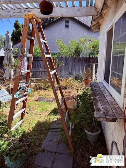 Building Photo - 9267 Aralia Dr