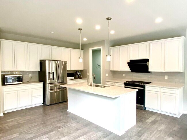 Building Photo - 2835 Dillon Dr