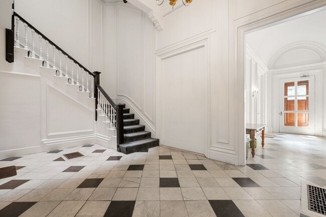 Building Photo - 103 Marlborough St