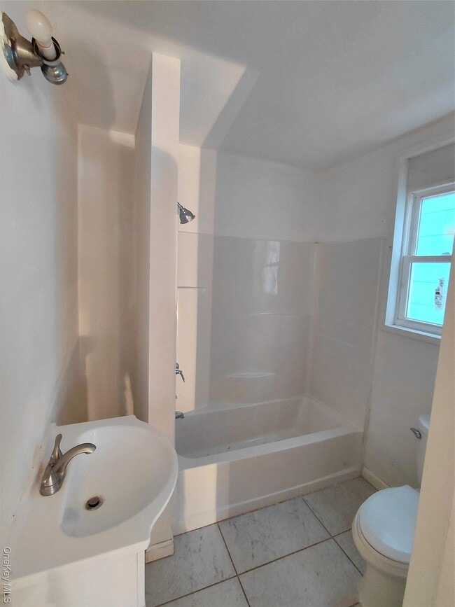 Building Photo - 101 Elmendorf St