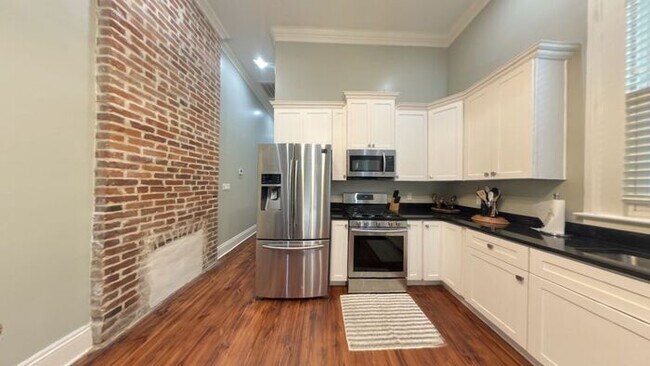 Building Photo - Well-Kept 2-Bedroom, 1-Bath Home in a Desirable Location!