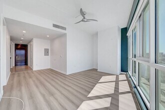 Building Photo - Panorama Towers Unit 602