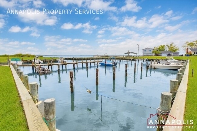 Building Photo - 714 Old Love Point Rd