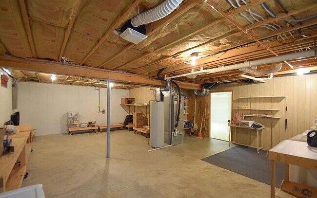 Building Photo - 614 Stivers Rd