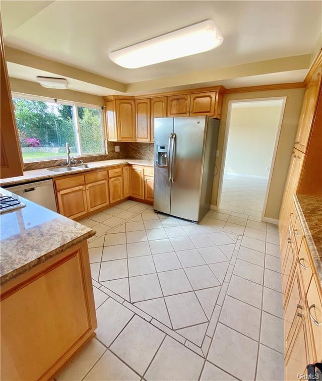 Building Photo - 3860 W 234th St