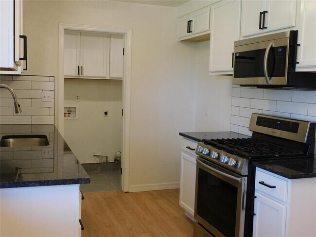 Building Photo - 728 SW 1st St