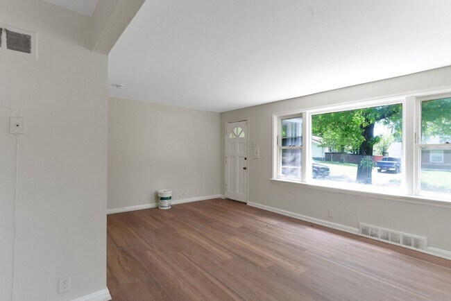 Building Photo - Charming 2BR House in Saint Louis