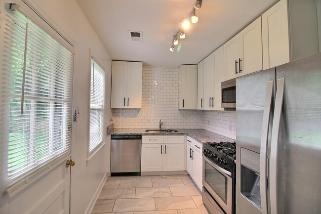 Building Photo - 4264 Eastern Cove