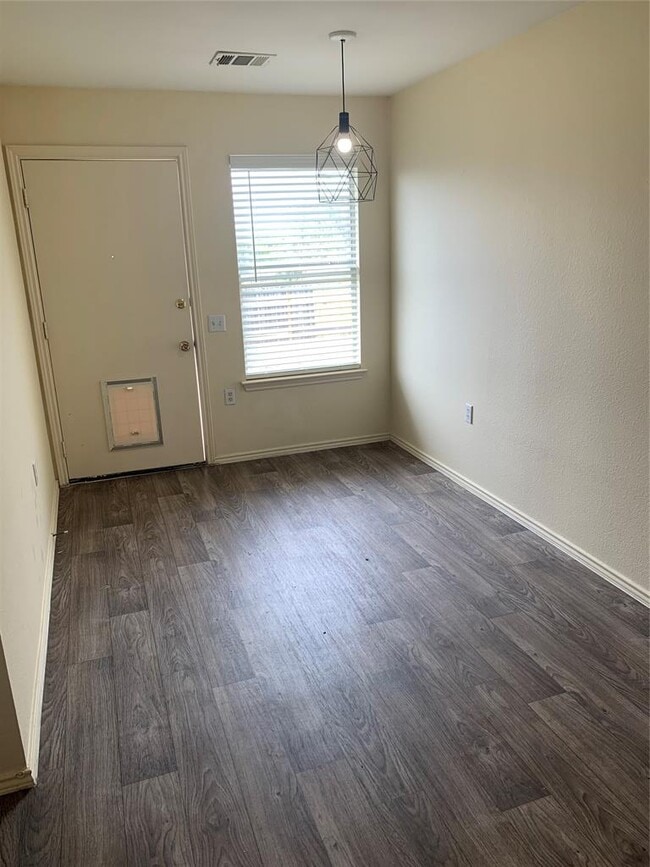 Building Photo - 11904 Lima Dr