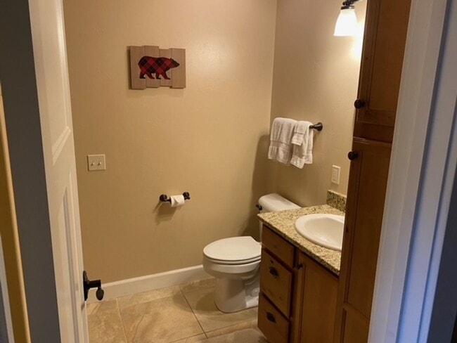 Building Photo - 2 Bed 2 Bath Great Northern Condo