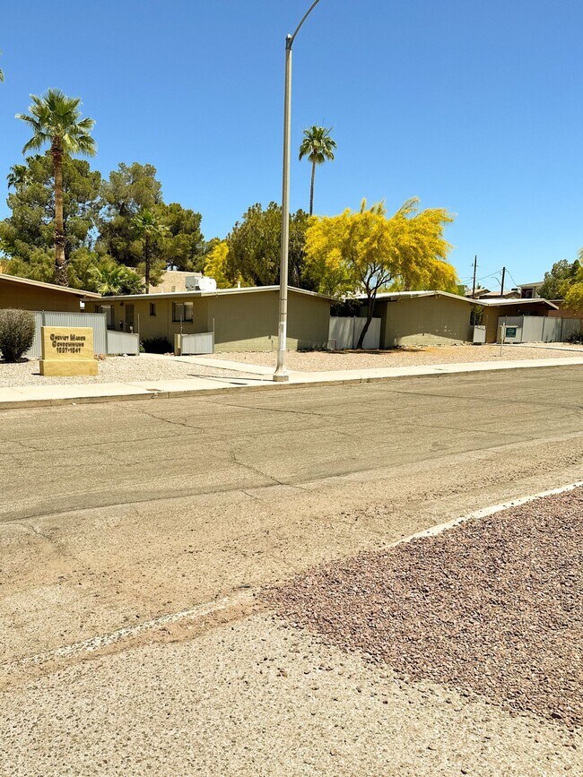 Building Photo - 1233 E Drachman St