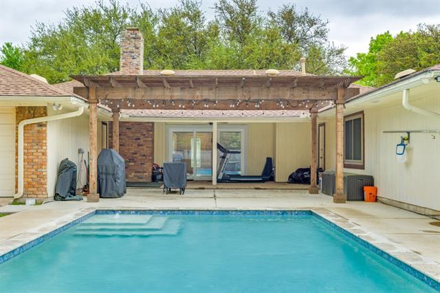 Building Photo - 2012 St Andrews Dr