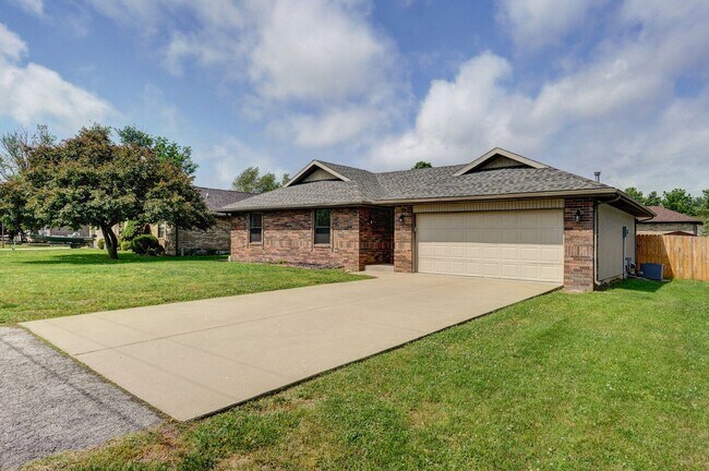Building Photo - Charming 3 Bedroom, 2 Bathroom house in Ni...