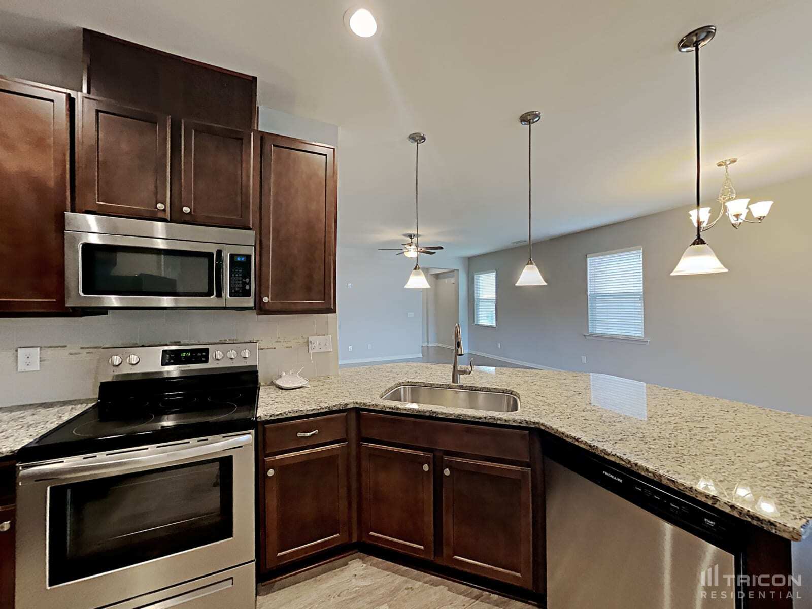 Building Photo - 932 Avondale Dr