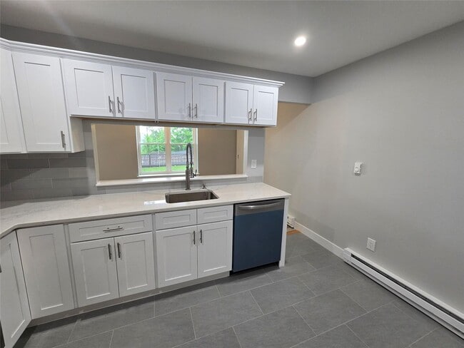 Building Photo - 548 Sierra Vista Ln