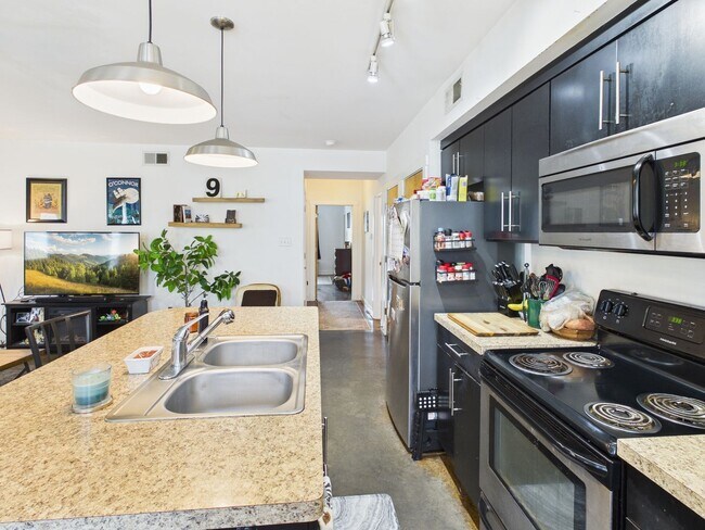 Building Photo - 1112 Porter St