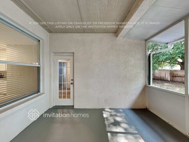 Building Photo - 10214 Ashley Oaks Dr