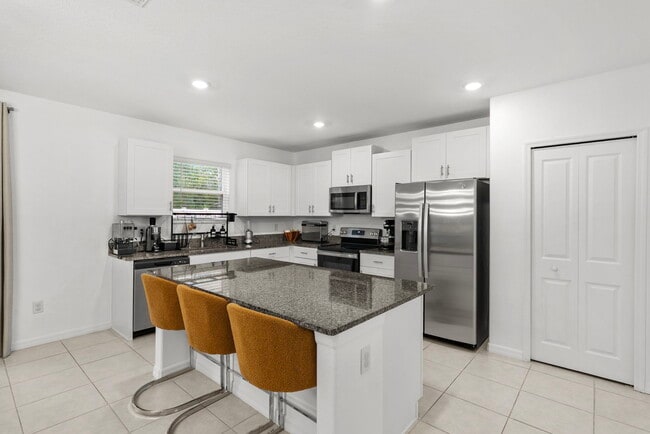 Building Photo - 1742 Red Loop