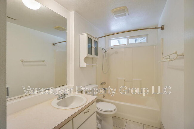 Building Photo - 7104 Louisiana Dr