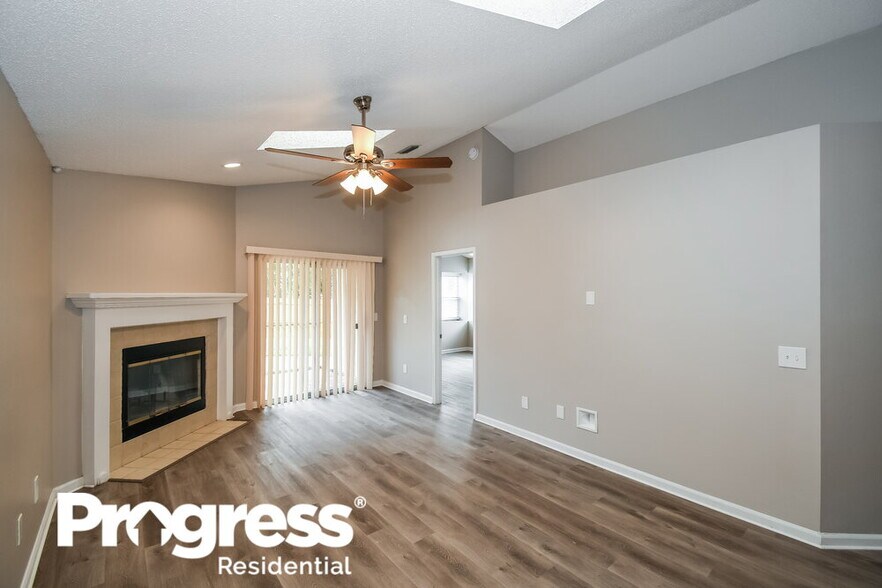 Building Photo - 8790 Townsquare Dr S