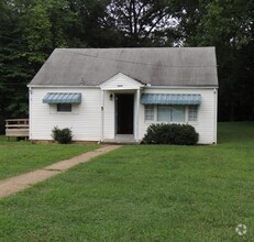 Building Photo - 2 Bed, 1 Bath house w/ large level yard an...