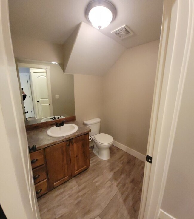 Building Photo - Fra-565