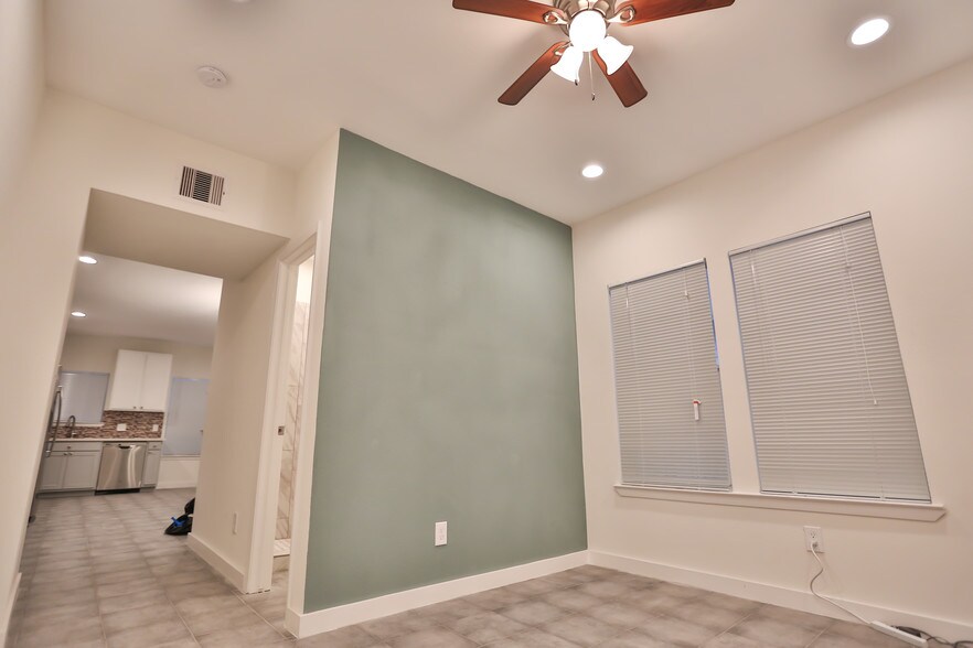Living Room/Game Room - 3203 Elgin St
