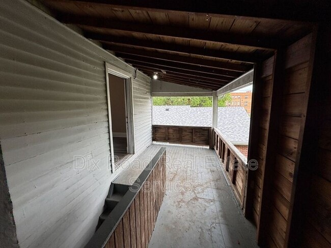 Building Photo - 1310 Shuler Ave
