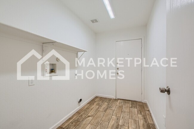 Building Photo - 902 Marble Creek Dr