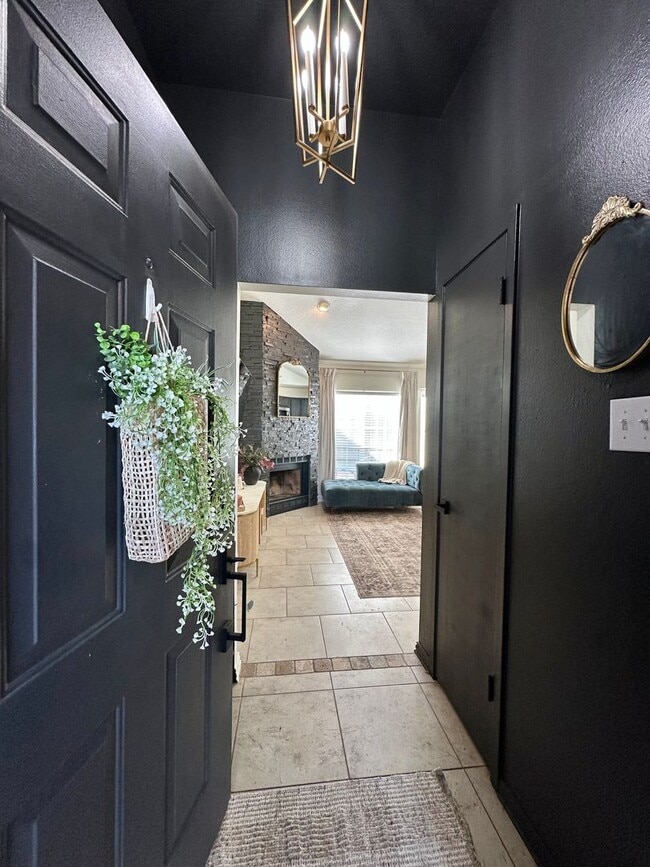 Building Photo - COMING SEPTEMBER 2025 - Updated 3 Bedroom ...