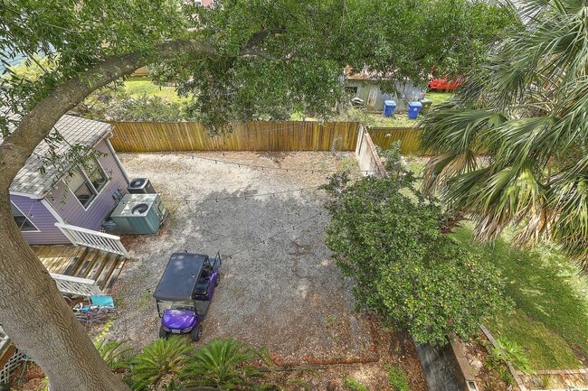 Building Photo - RARE Gem -- Downtown CHS Home!