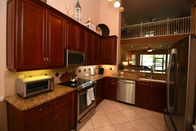 Building Photo - Furnished townhome! Located in Plantation ...