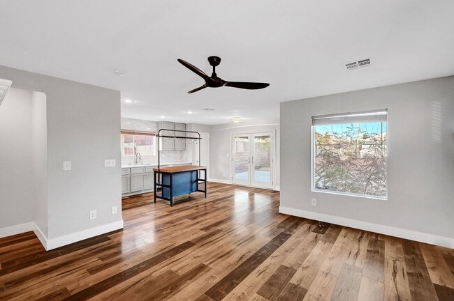Building Photo - Remodeled Three Bedroom in Summerlin! No carpet!