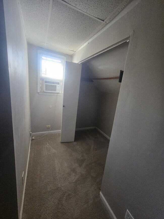 Building Photo - 210 S Highland St