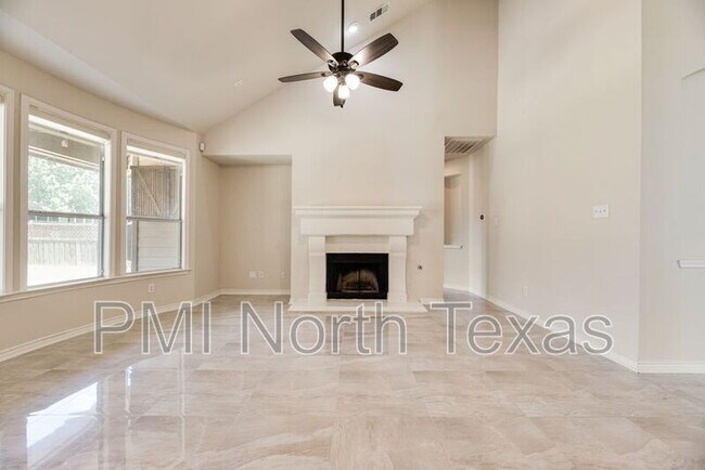 Building Photo - 3394 Overhill Dr