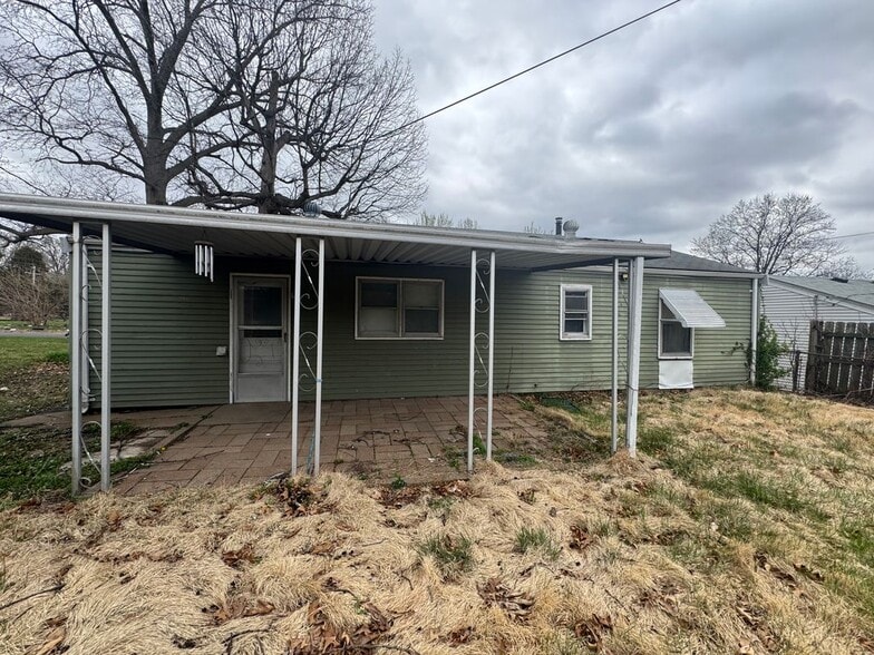 Building Photo - 9877 Dennis Dr