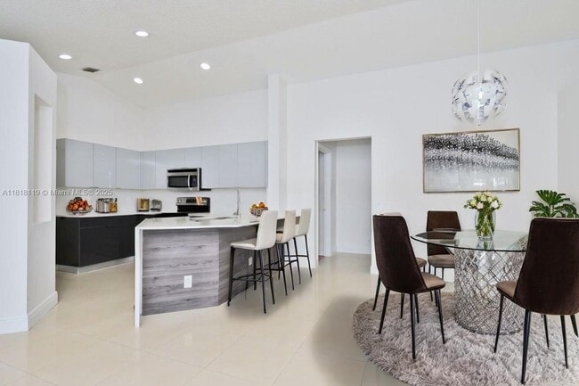 Building Photo - 1270 Majesty Terrace
