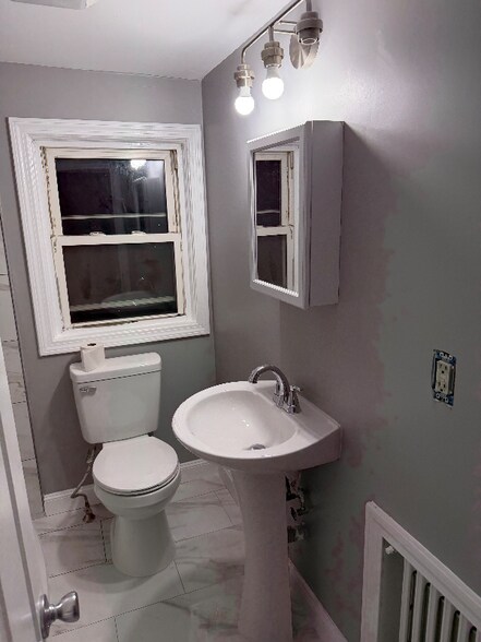 Building Photo - 10 Sacramento St