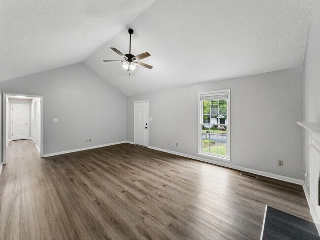 Building Photo - 121 Winthrop Way