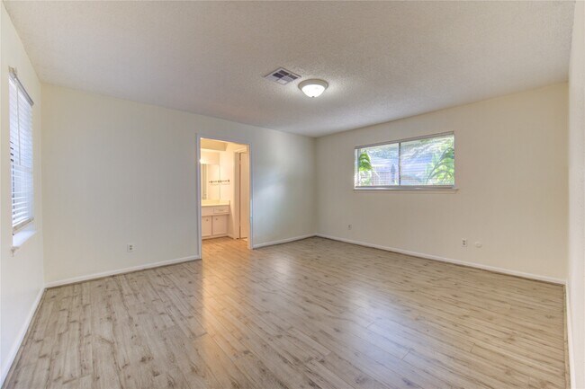 Building Photo - 5810 Boyce Springs Dr
