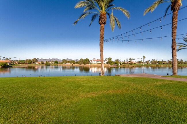 Building Photo - RESORT Style FULLY-FURNISHED Condo in Paradise Valley - 4 bedroom / 2.5 bath