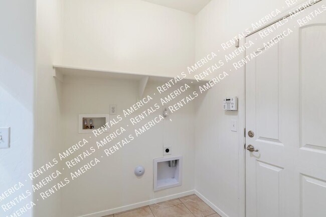 Building Photo - 8960 N Country Home Ln