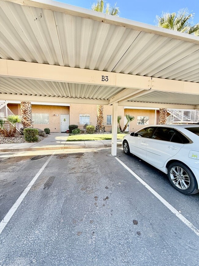 Building Photo - La Venita Condo #B3