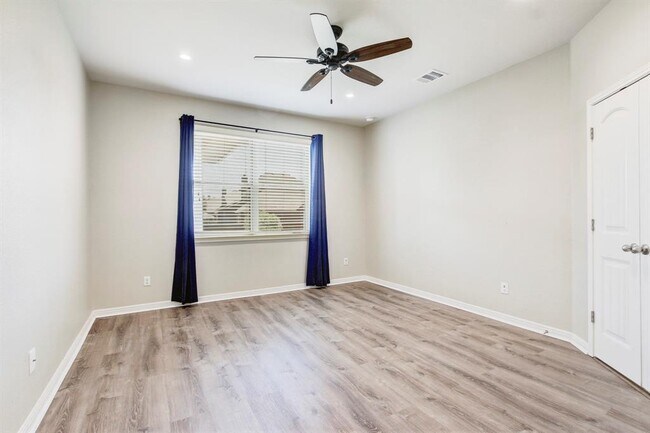 Building Photo - 356 Quarry Ln