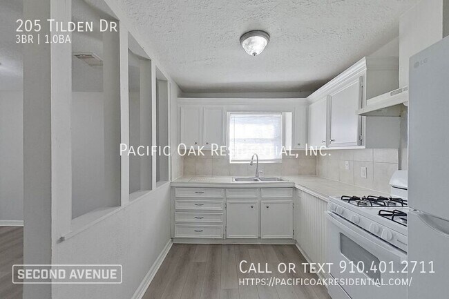 Building Photo - LIMITED TIME: $750 off second month’s rent...