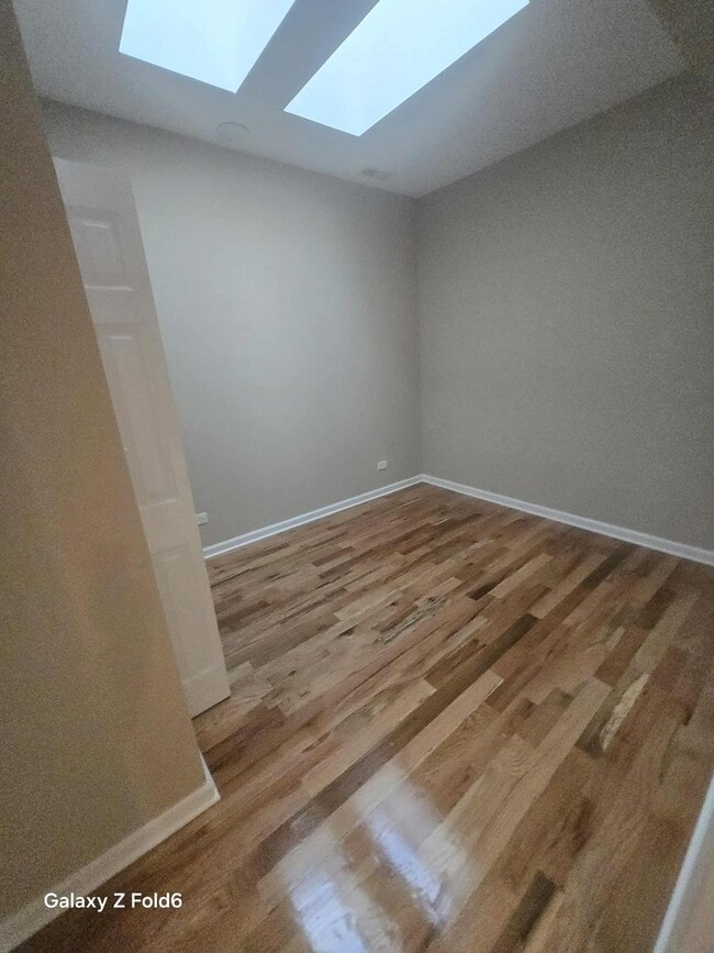 Building Photo - 5709 W Irving Park Rd