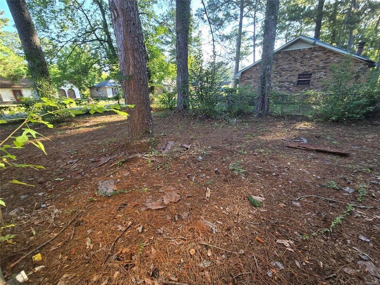 Building Photo - 6125 Oakleigh Rd