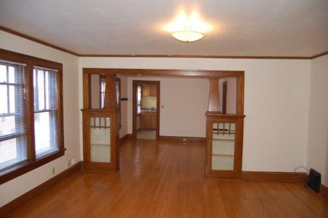 Building Photo - 205 N Few St