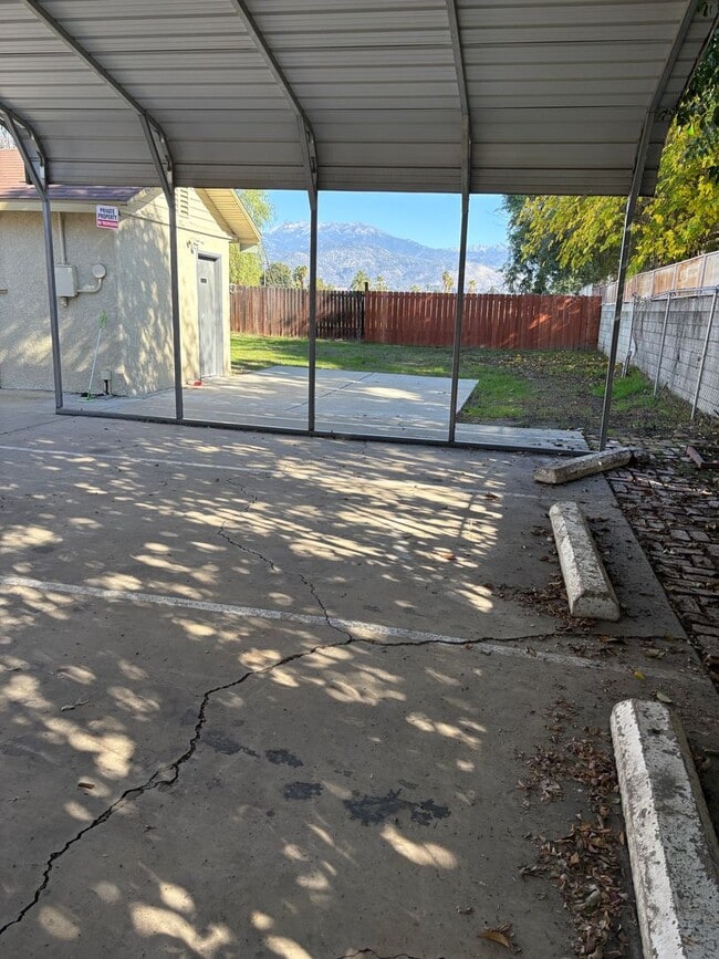 Building Photo - FOR RENT!! AVAILABLE 12/20/2025