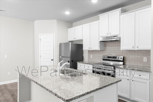 Building Photo - 204 Vickery Ln